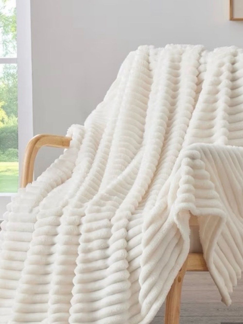 Super Soft Ivory Ribbed Throw Blanket 120cm x 200cm (47"x 79") in sealed package